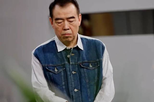 有意見卻不說,嘀嘀咕咕惹毛陳凱歌,被當場戳穿後倪虹潔委屈抽泣