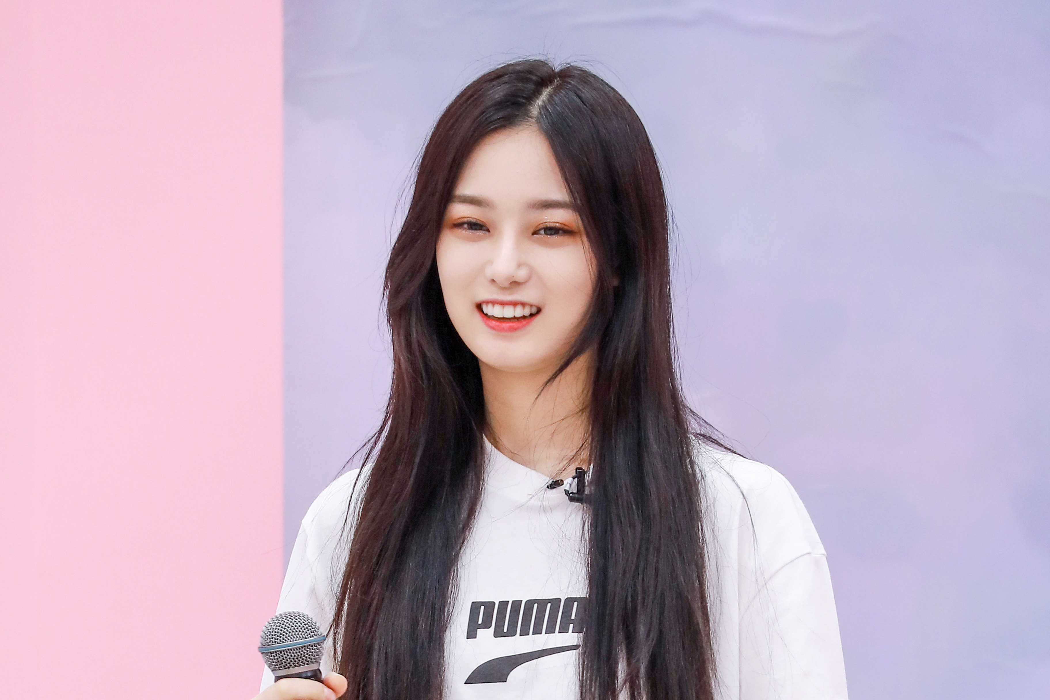 《创造营2020》街头快闪惊喜路演  徐艺洋演唱《夏天的风》甜美嗓音