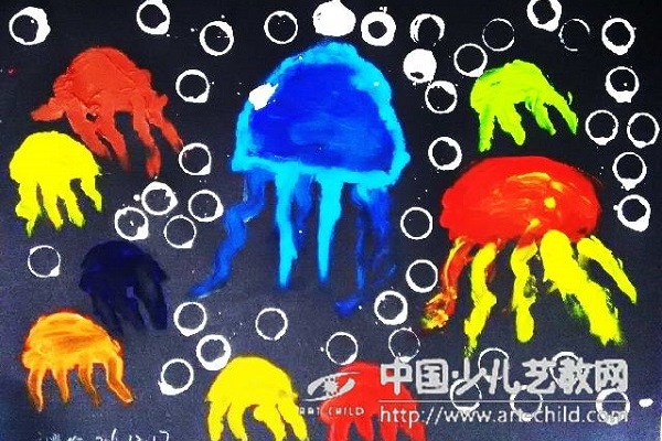 海底世界儿童画:水母