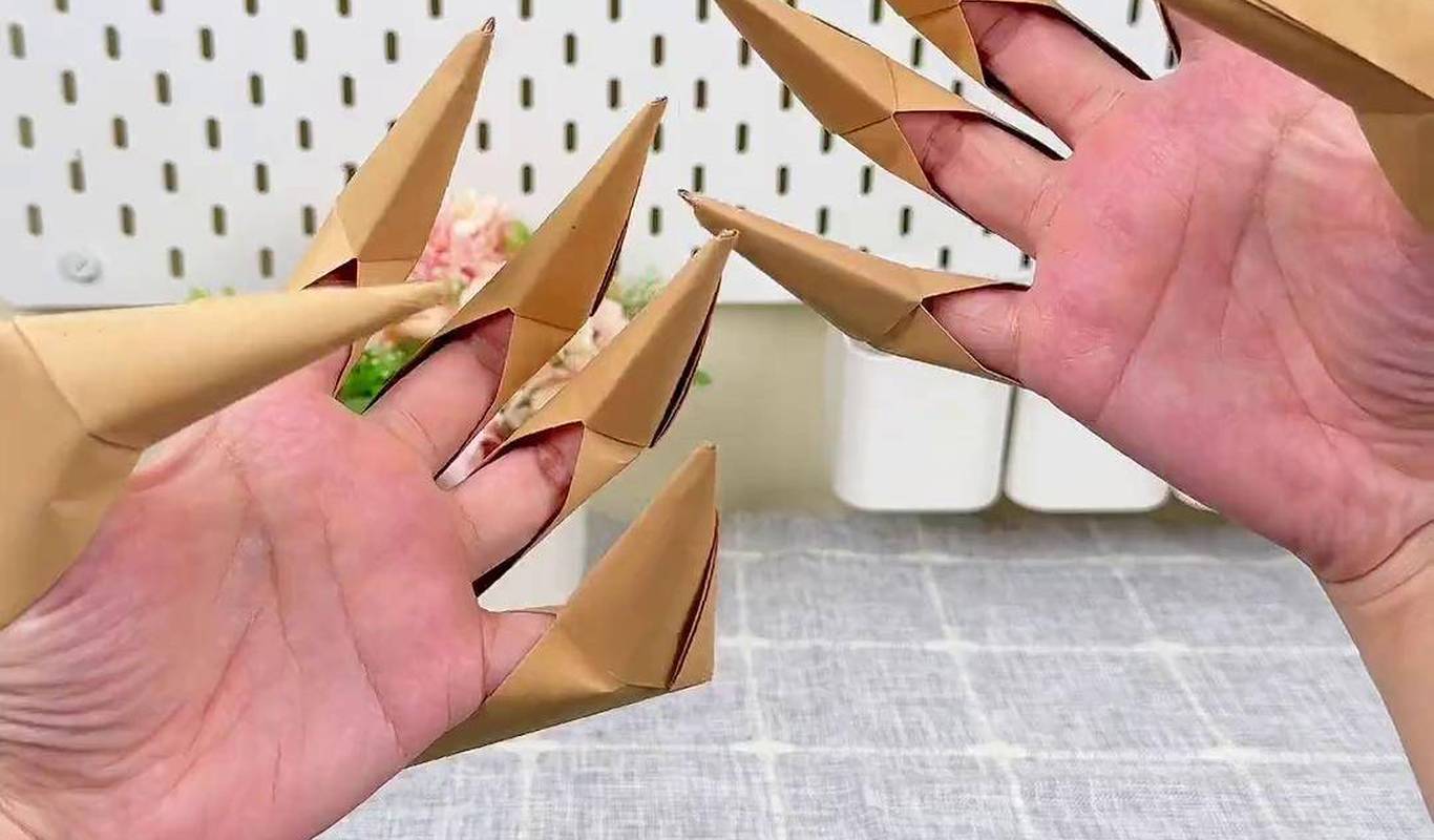 童年的折纸爪子你还记得吗？戴在手上特别好玩，和小朋友一起折起来吧手工diy 折纸 亲子手工