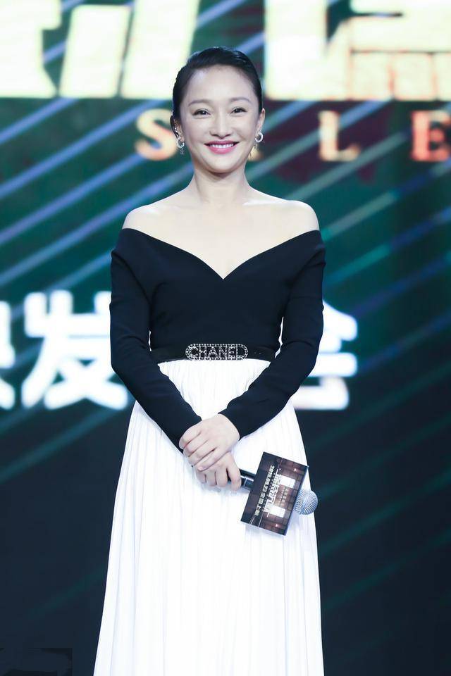 周迅气质冷艳五官立体周迅无愧＂周公子＂称号！45岁拍硬照slay全场