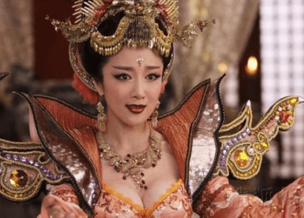 原创她曾是"古装第一美人",却被著名女星的狗咬毁容,整容5次仍翻不了