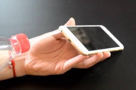 手机支架制作过程塑料瓶 74da1af66ed14b49ba542b0c9e9cba9e.jpeg