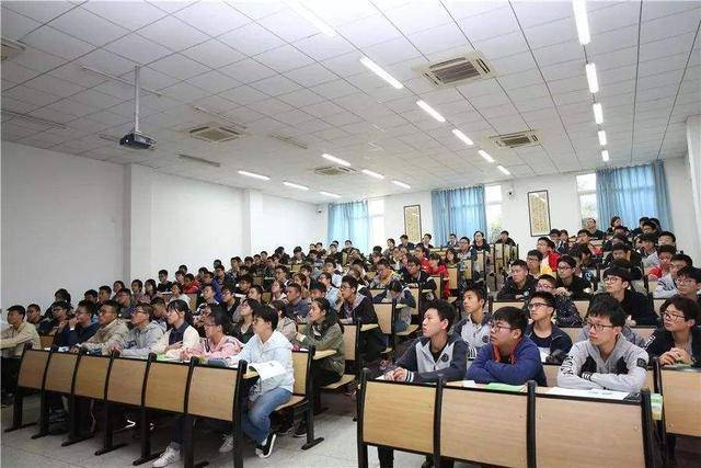 #成绩#为何偏偏在这时候成绩一落千丈，原因有这些？高中的最关键时期