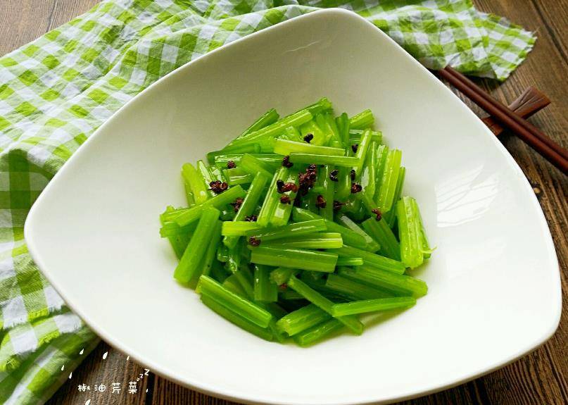 夏天能种芹菜吗该怎么种 d0392720c117441c9ce9cd12bb4a362e.jpeg