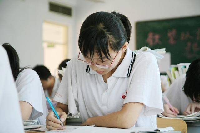 选择题：数学英语提分最快480分的中等生逆袭为高考黑马：守住选择题