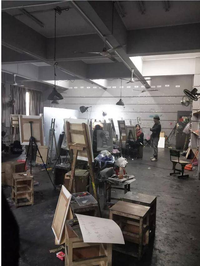 色彩■专业引领广州市美术中学·色彩科：专业精神