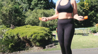 6斤女生跳绳减肥,1周跳绳70分钟,看她体重能减多少斤?