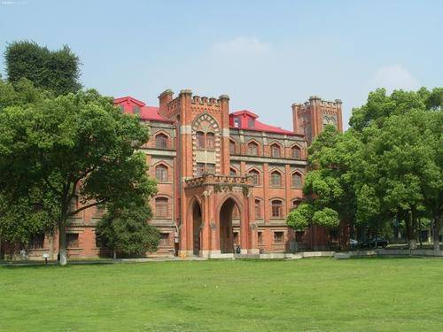 为什么越来越多的大学生寒暑假都爱回家了？你上大学不爱回家的理由是什么？