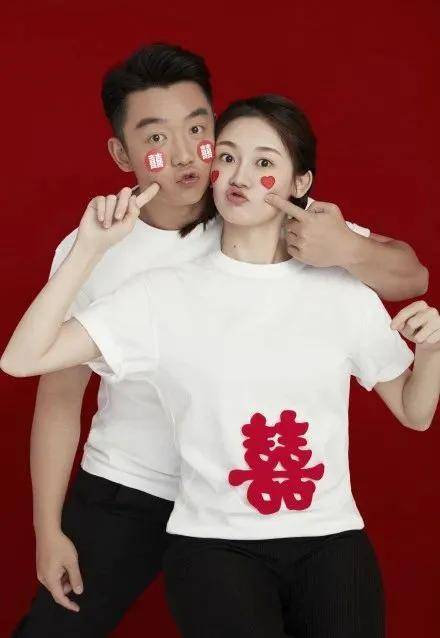 恭喜！郑恺苗苗官宣结婚，写真照一个细节引网