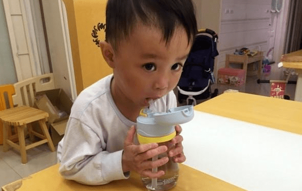 零食■这3种零食又来“坑娃”，孩子经常生病！家长快管管吧夏天来了