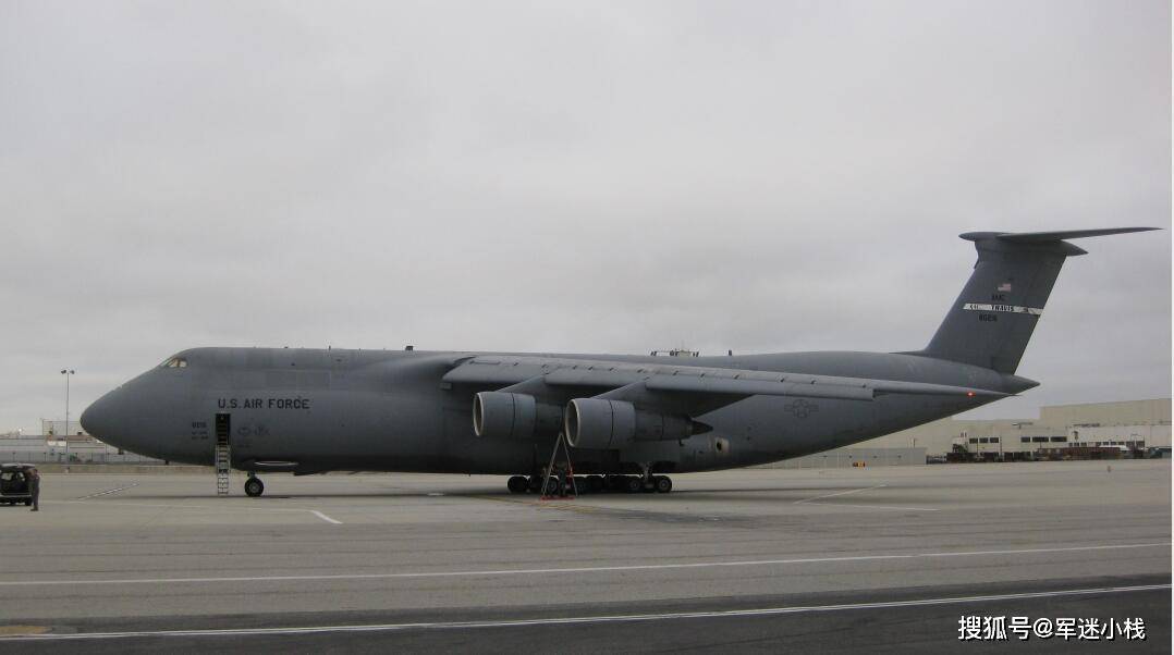 400吨级的空中钢铁巨兽,安-124"鲁斯兰"运输机