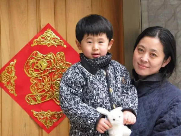 原创倪萍是他亲妹妹，他从小得到母亲偏爱，晚年让妹妹为母亲养老送终