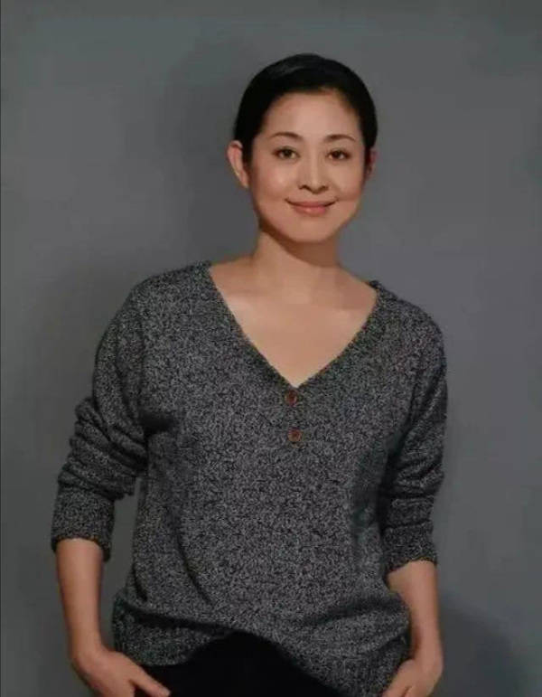 原创倪萍是他亲妹妹，他从小得到母亲偏爱，晚年让妹妹为母亲养老送终