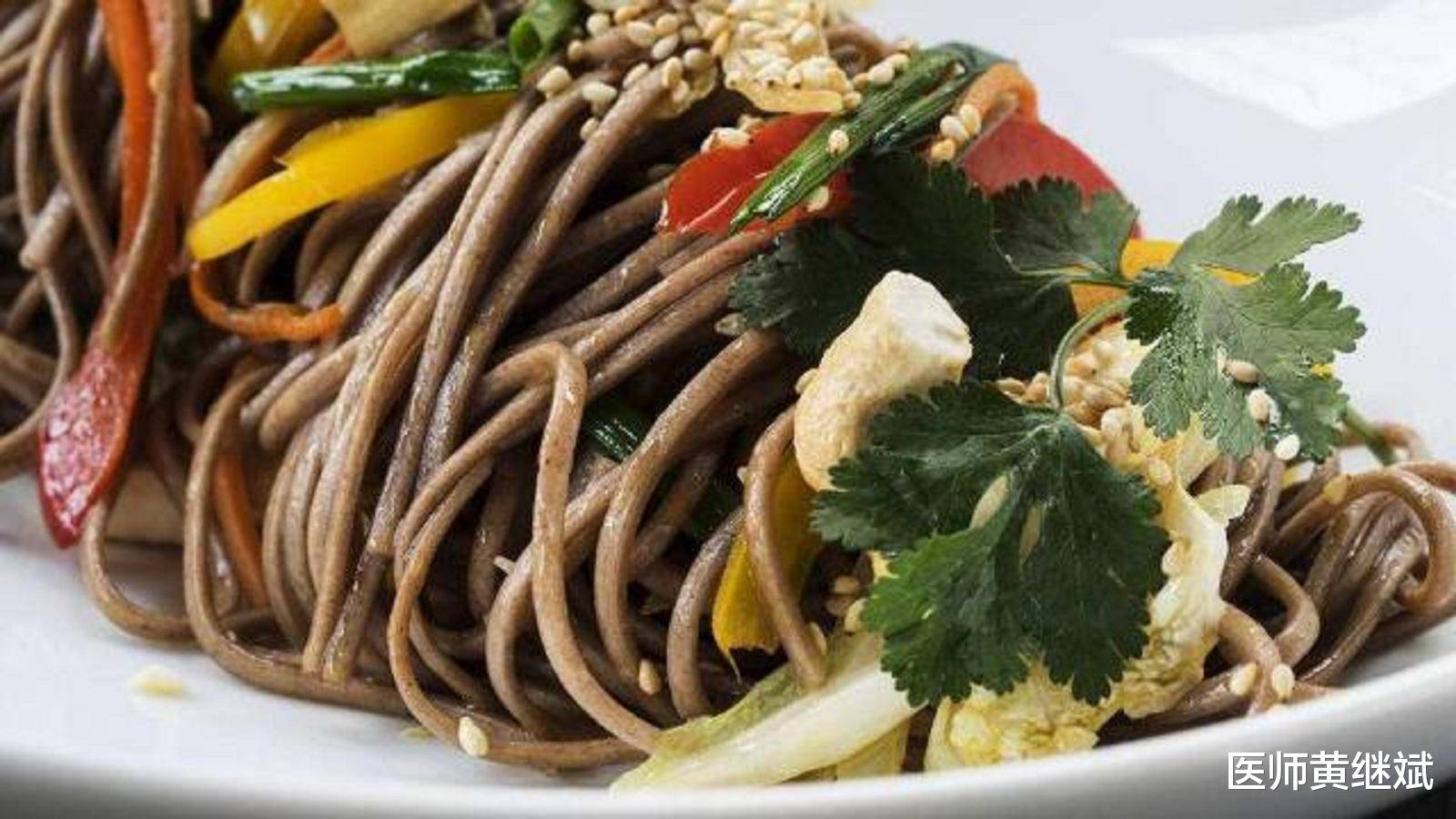 荞麦面作为热门减肥餐，但热量却很高，吃荞麦面增肥还是减肥？