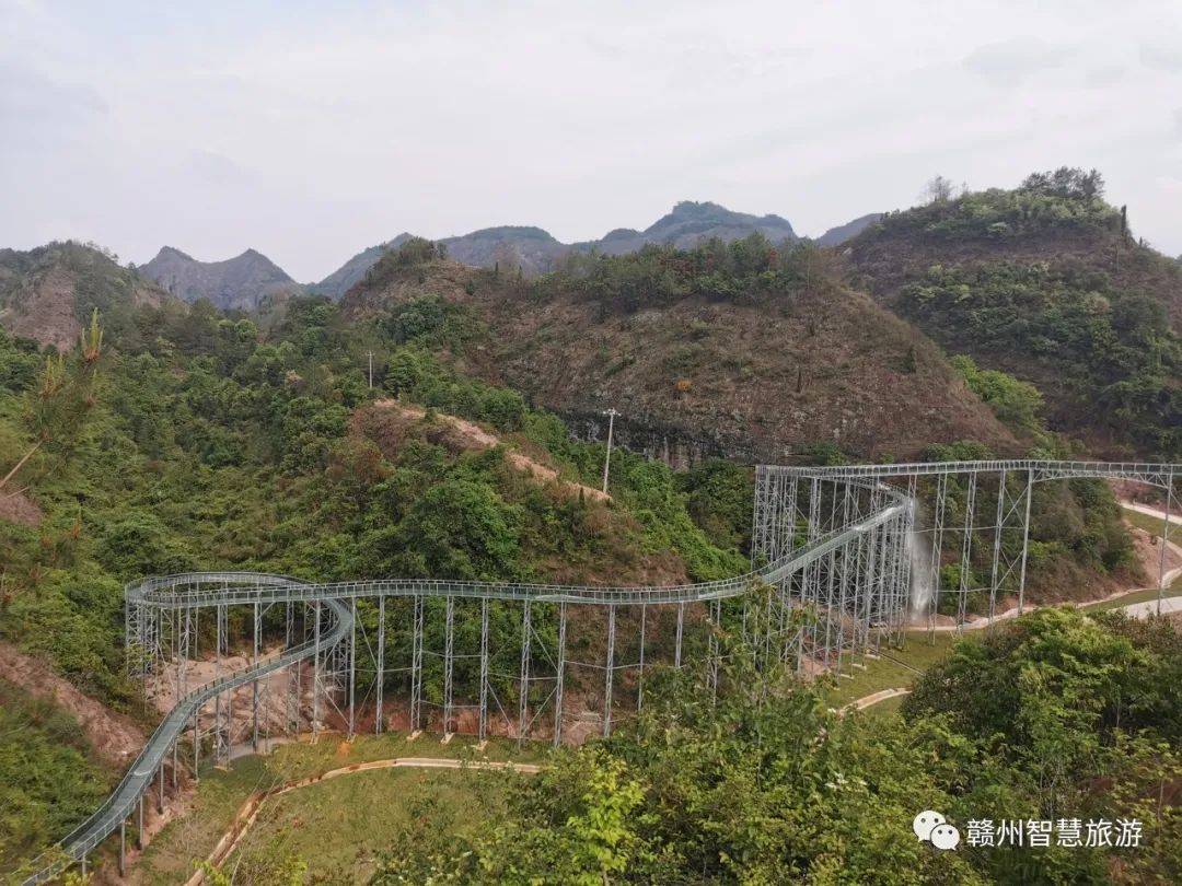 超刺激的会昌紫云山"空中玻璃漂流"加入赣州旅游年卡啦!