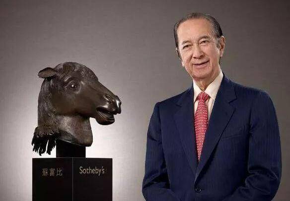 上午辟谣，下午去世，赌王何鸿燊走了！四房子