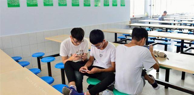 初中生如何说服家长给自己换手机？用了下面三种方法，家长会很愿意的！