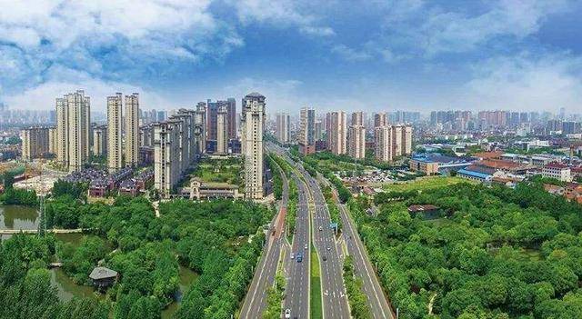 龙城区gdp2020_近十年中国gdp数据图