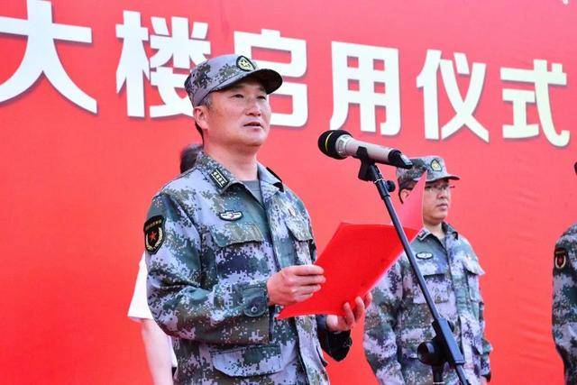 阳泉市委常委,军分区司令员孙季鸿发表讲话