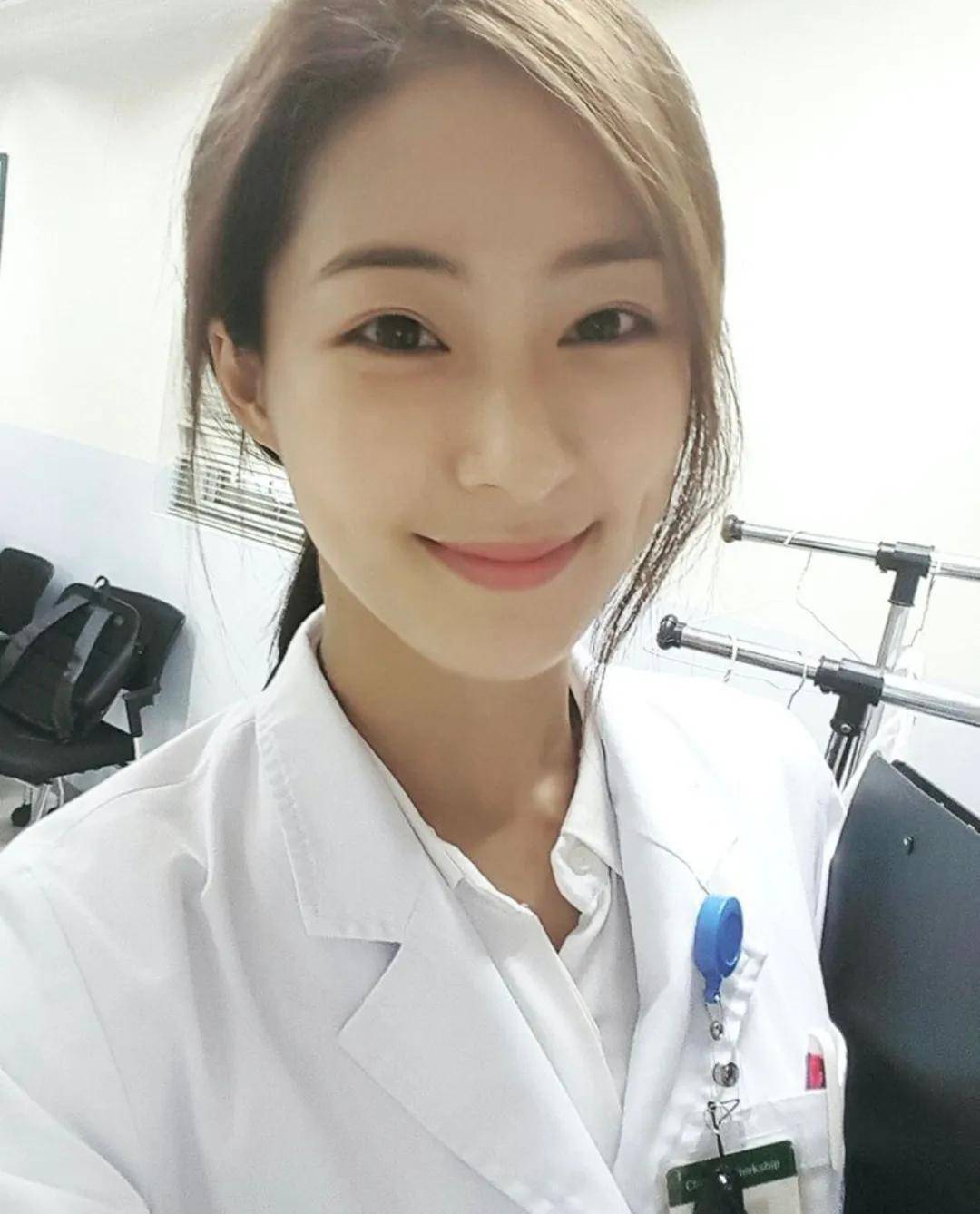 韩国女医生当众脱下白大褂,震惊了整个病房!