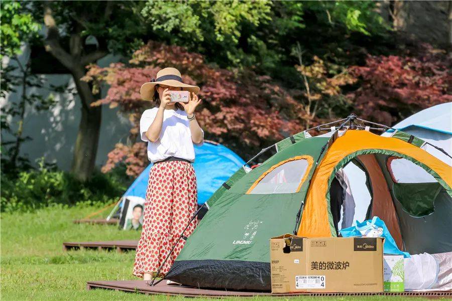 周末一家人去野餐 ac5df18ab25b4f048938cc0a2b427358.jpeg