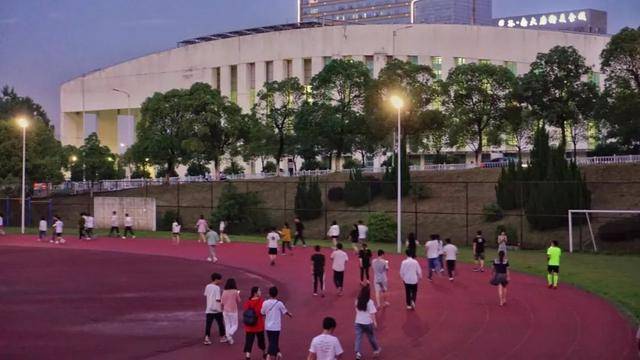 大学操场，这四件事情，你肯定做过其中之一，有你值得怀恋的吗？