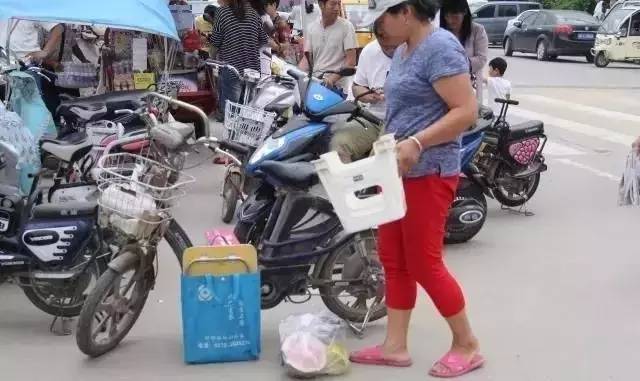 衡水中学举办成人礼！父亲的一张照片让无数高中生泪奔...
