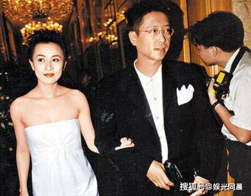 许晋亨的眼光，曾经的何超琼他不在意，如今的