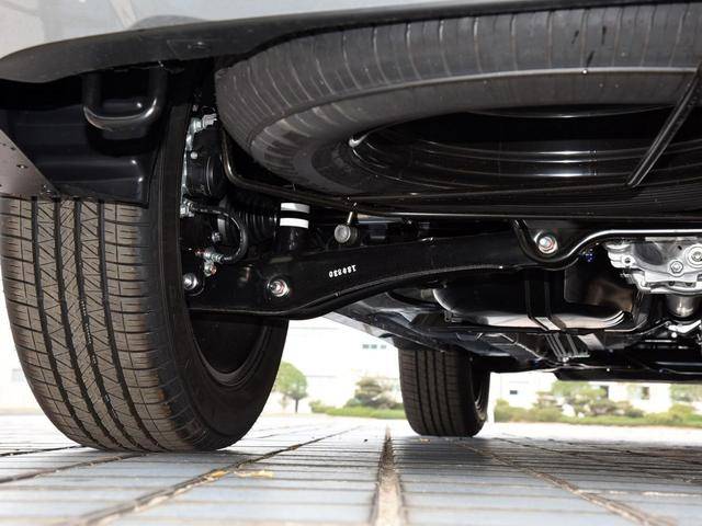 20万不到就能入手7座四驱SUV，你说香不香？