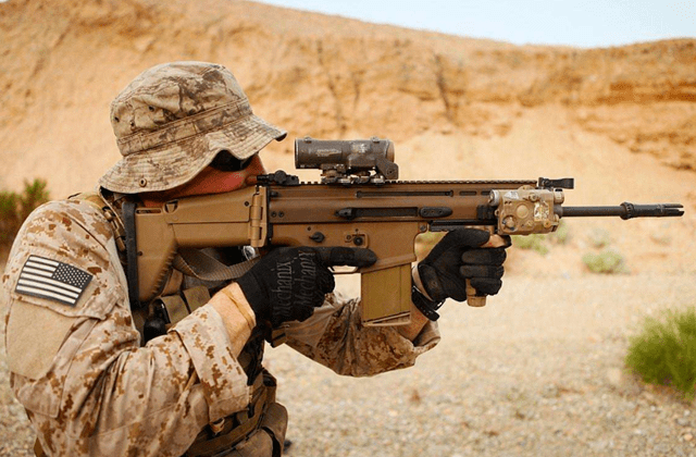 scar突击步枪:这把枪的实用性无人不知,独特的设计理念还有别具一格的