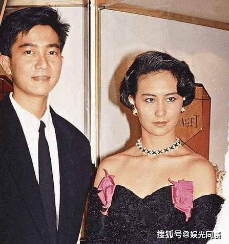 许晋亨的眼光，曾经的何超琼他不在意，如今的