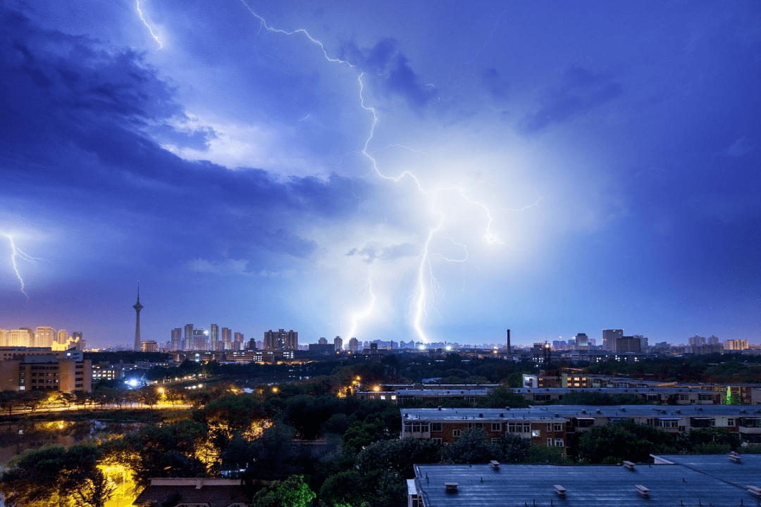 唐山又有雷阵雨!_放电