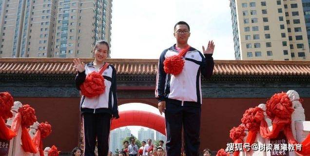 理科状元|被清华大学录取，毕业后却成为小区保安91年理科状元