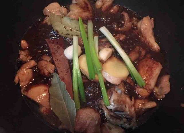 鸡块怎么炖最好 350079383a5845bc8ee9e63039b14790.jpeg