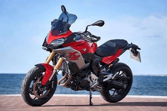 价格差两千宝马全新f900r和川崎全新z900哪个更香