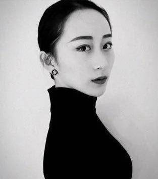 杨丽萍爱徒水月同性婚礼惹关注，她曾力捧的小