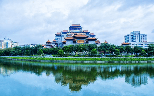 玉林gdp_玉林云天宫图片