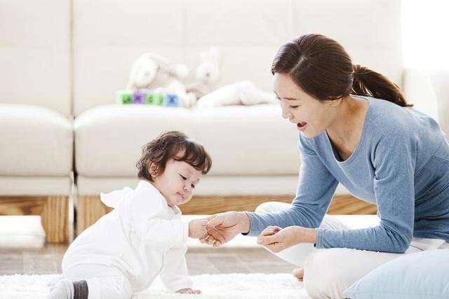 孩子|两个月女婴被送医抢救，网友：心真大粗心家长用50度白酒冲奶粉