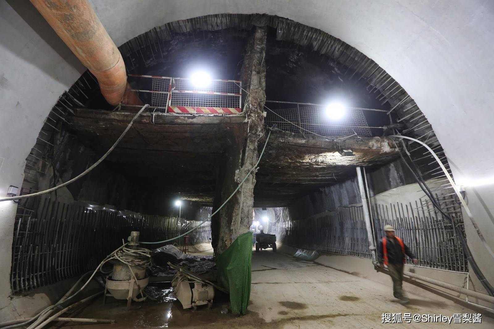 原创中国最难修地铁的城市，曾改道无数次，每挖一米都得小心翼翼