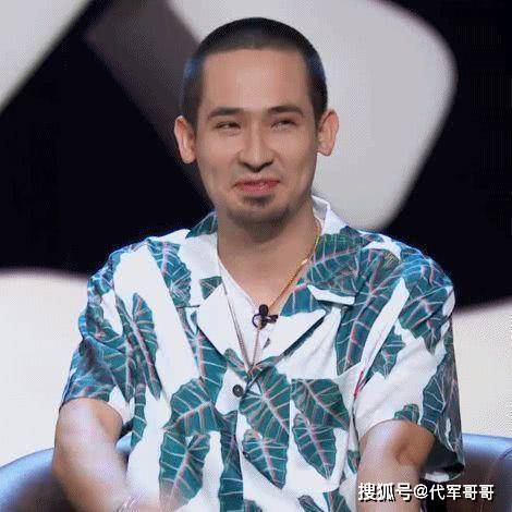 25岁脱口秀演员卡姆与女友吸毒被捕，二人相恋多