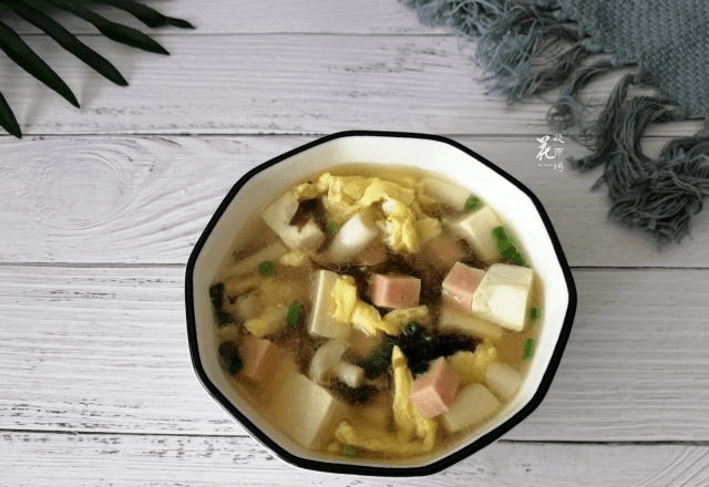 夏天喝什么汤最好 开胃 9d01668bad36422a98c54e4b6cd101a4.png