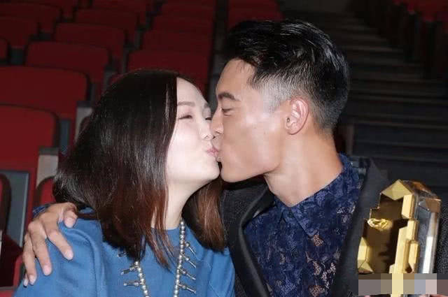 港男冠军背孕妻偷吃，下跪求妻子原谅，今陪妻