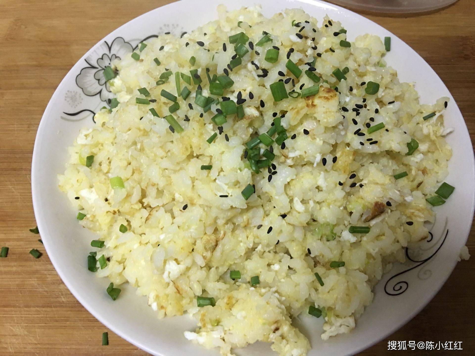 米饭怎么炒才是金黄色 bf2339bebc9c4f7892f5630b582369ab.jpeg