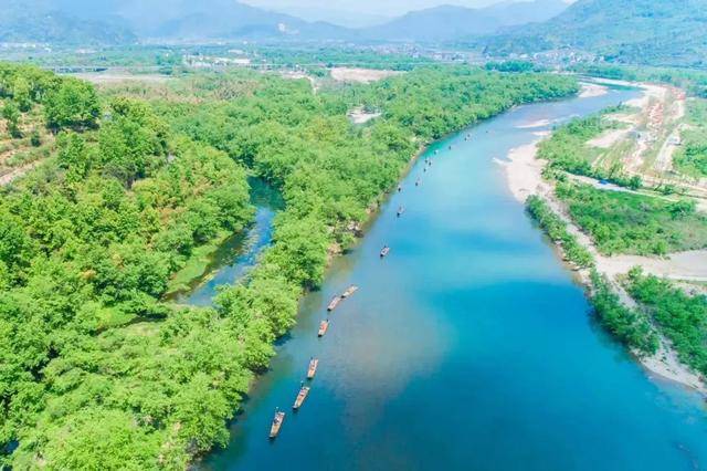 粥粥摄影狮子岩漂流点地址:岩头镇下日川村小港漂流点地址:岩头镇小港