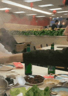 搞笑gif:你们可以模仿我的动作,但是模仿不了我的妖娆