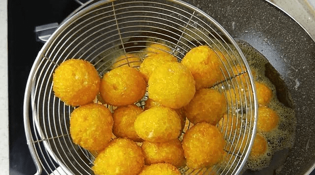 怎样做南瓜丸子才软糯好吃 7a50d7e641904ec59c4f5ff8d04bb812.png