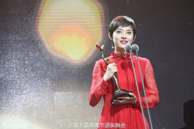 12岁被父亲抛弃，母亲做保洁养活她，孙俪如何将一手烂牌打成王炸