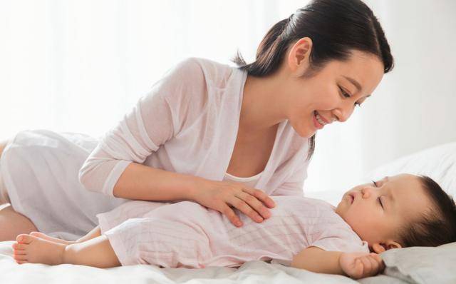 宝宝|不是孩子不想睡觉，是你没给他睡觉的机会婴幼儿3个睡眠误区
