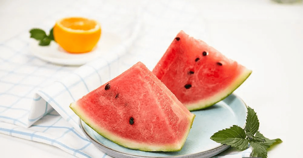 西瓜怎么切好看又快 cf391c24c34348bcb49a63cc0688a7a2.png